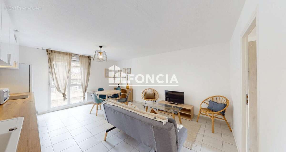 Appartement à MARSEILLE-1E