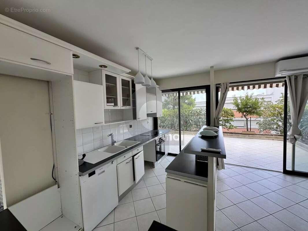 Roquebrune 2 pièces terrasse parking hameau - photo 8