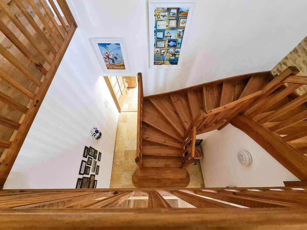 Maison à SAINTE-NATHALENE