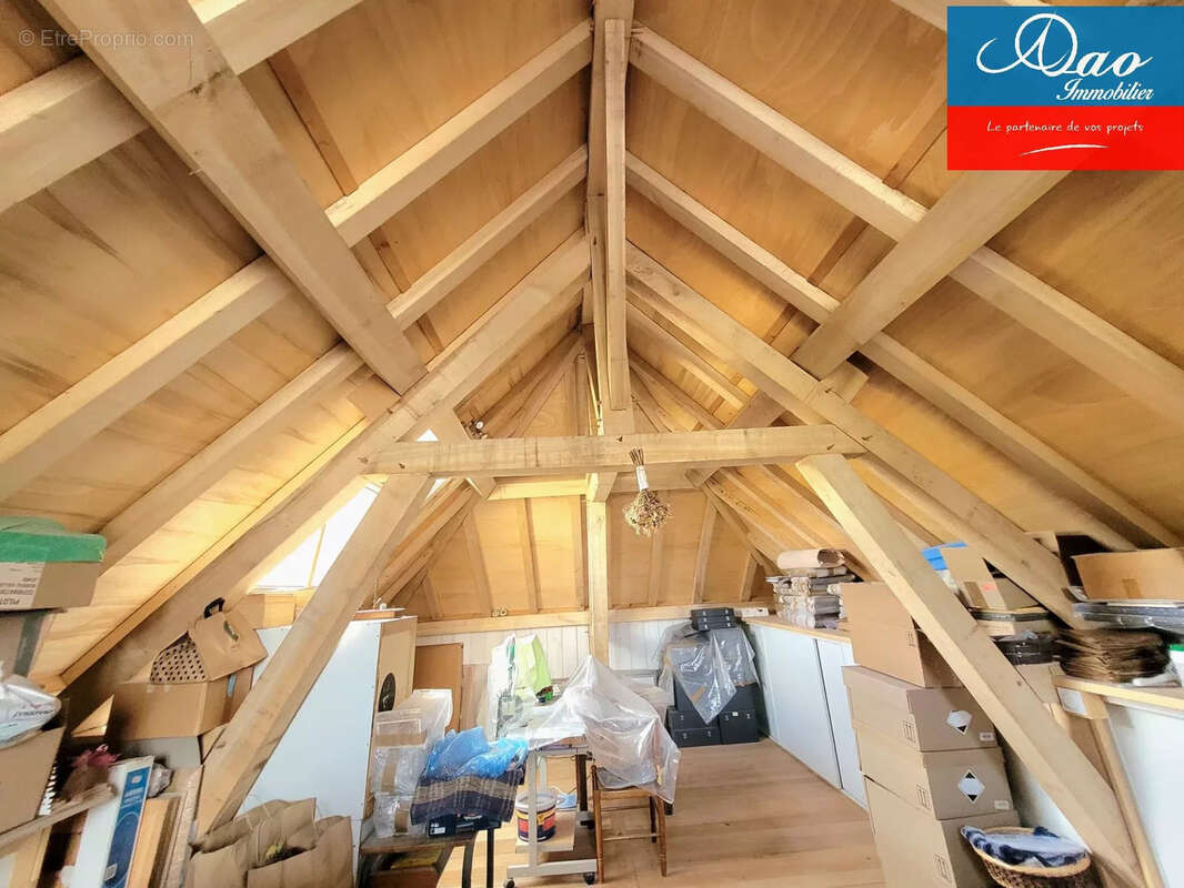 Maison à LA CHAPELLE-SAINT-LUC