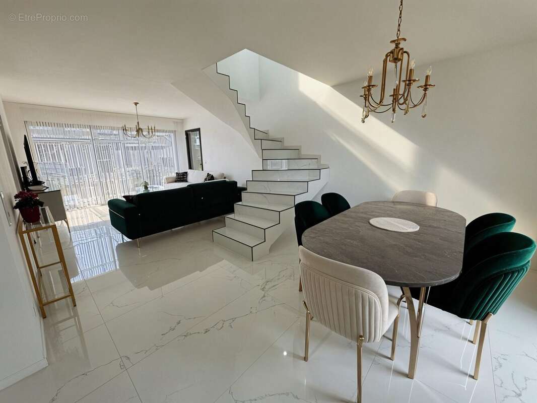 Maison à VERN-SUR-SEICHE