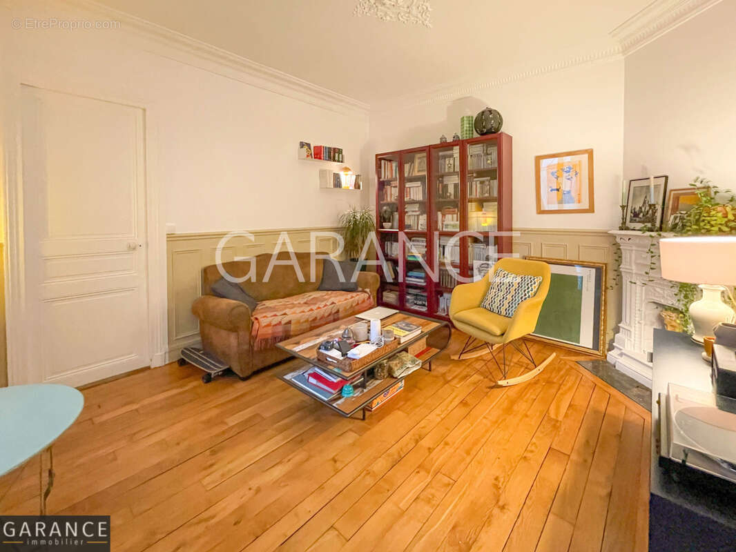 Appartement à PARIS-14E