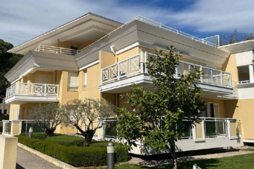 Appartement à MANDELIEU-LA-NAPOULE