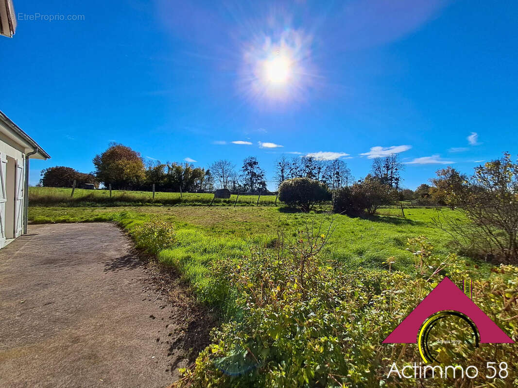 Maison à SAINT-PIERRE-LE-MOUTIER