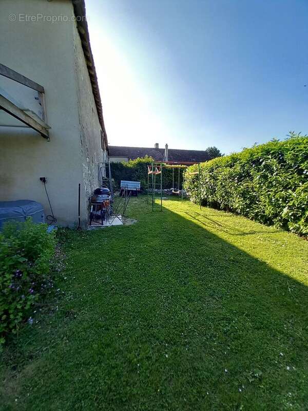 Maison à MEZIERES-EN-BRENNE