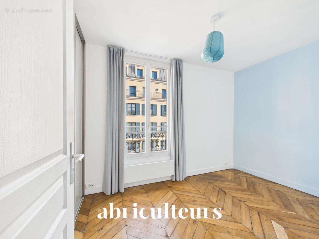 Puteaux Centre : Duplex 4 pièces – Charme de l'ancien & Volume - photo 12