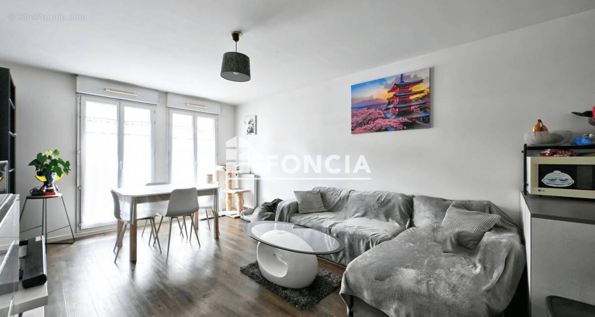 Appartement à VAUREAL