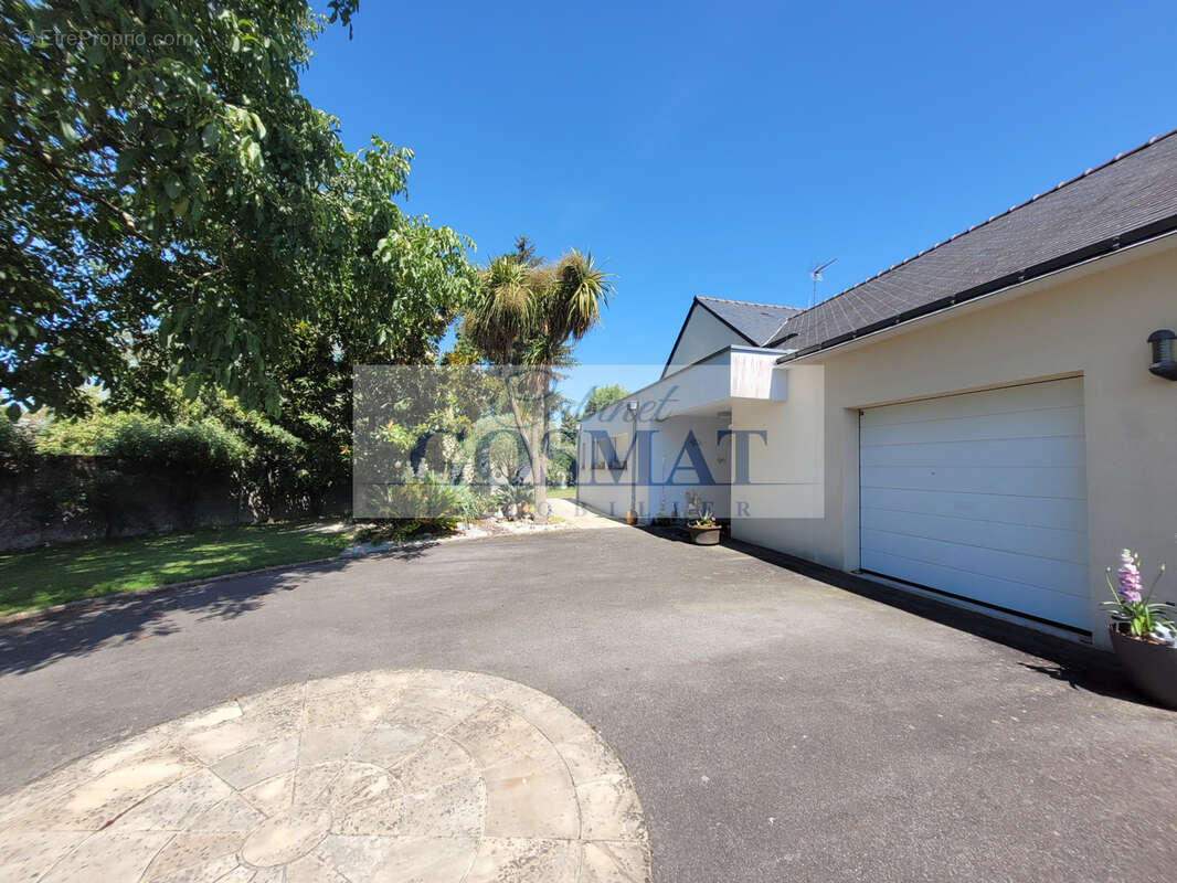 Maison plain pied de 177m2 avec piscine intérieure sur 3034m2 de terrain clos - photo 8