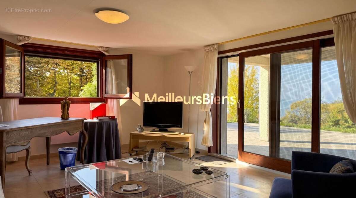Maison à MAXILLY-SUR-LEMAN