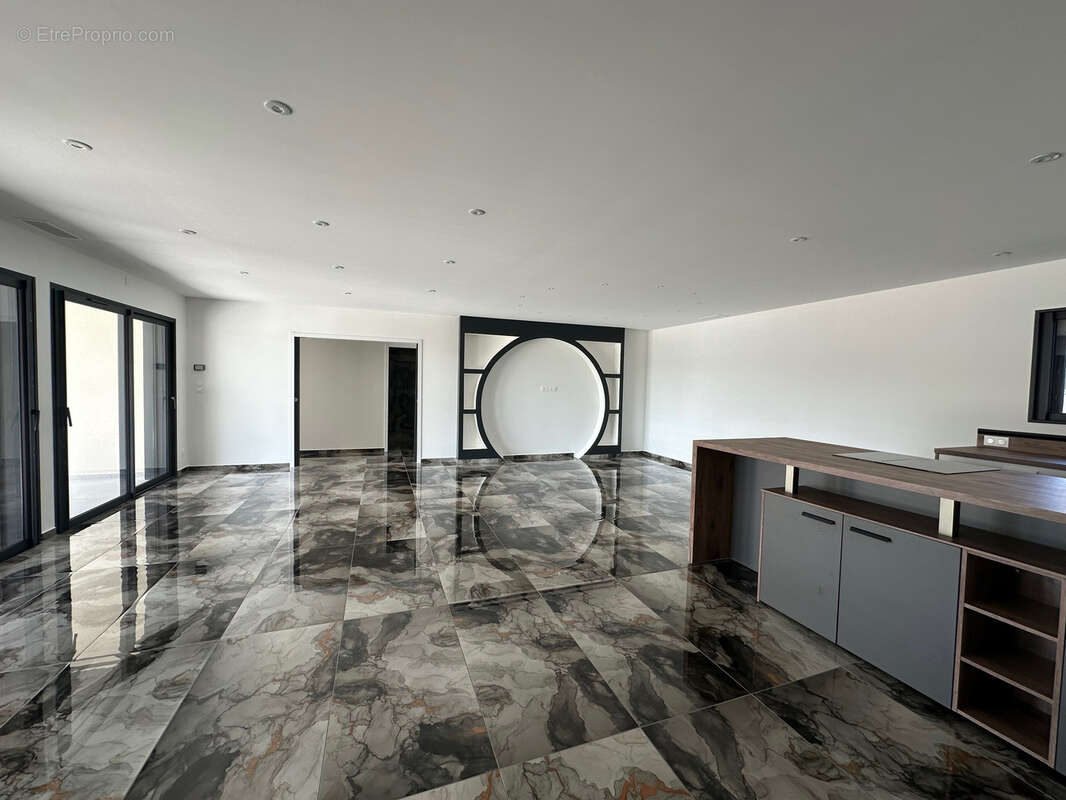 Maison à SAINT-ALBAN-LES-EAUX