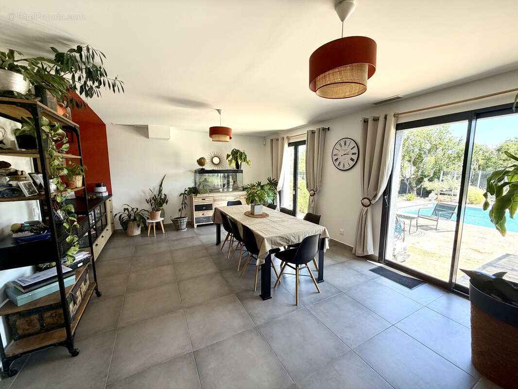 Maison à AUPS