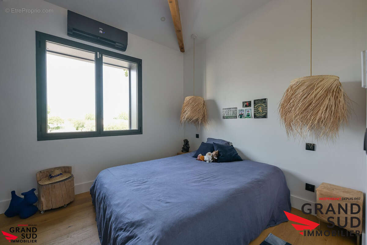 Maison 93 m² à Merignac  - photo 4