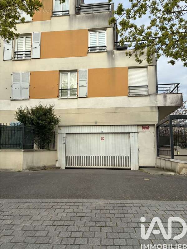 Photo 3 - Parking à MEAUX