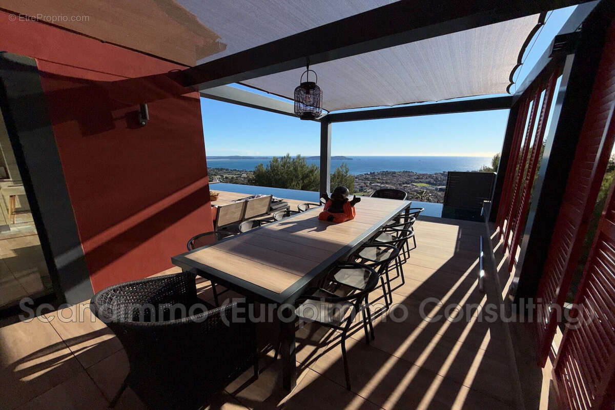 Maison à CARQUEIRANNE