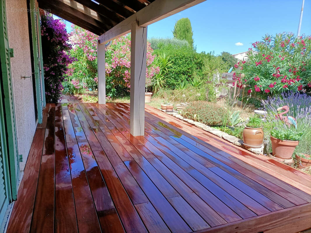 Terrasse - Maison à BOUILLARGUES