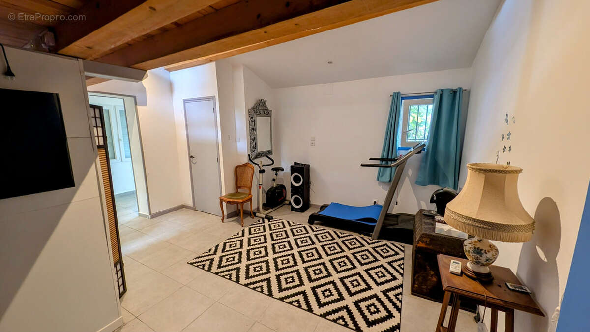 Maison à LAROQUE-DES-ALBERES