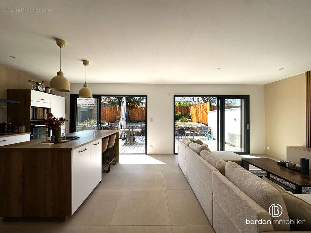 Maison 5 pièces - 99 m² - Belle maison neuve à La Garnache - photo 6