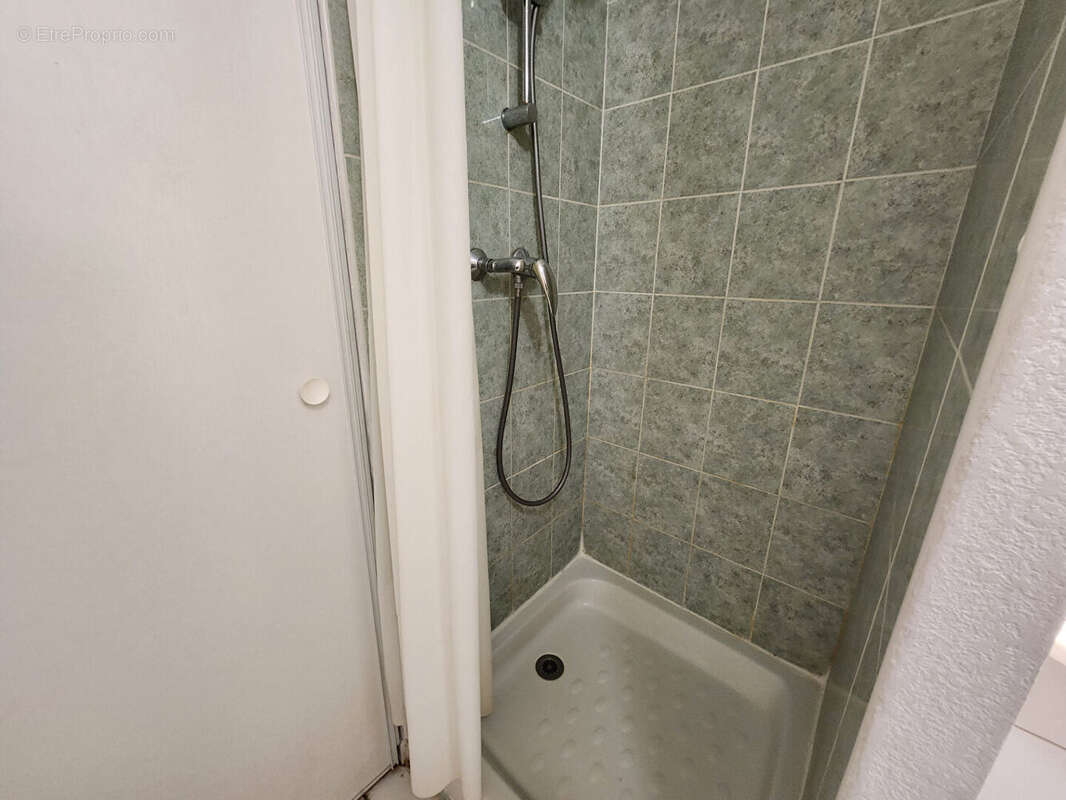 Appartement à SAINT-SATURNIN-LES-AVIGNON