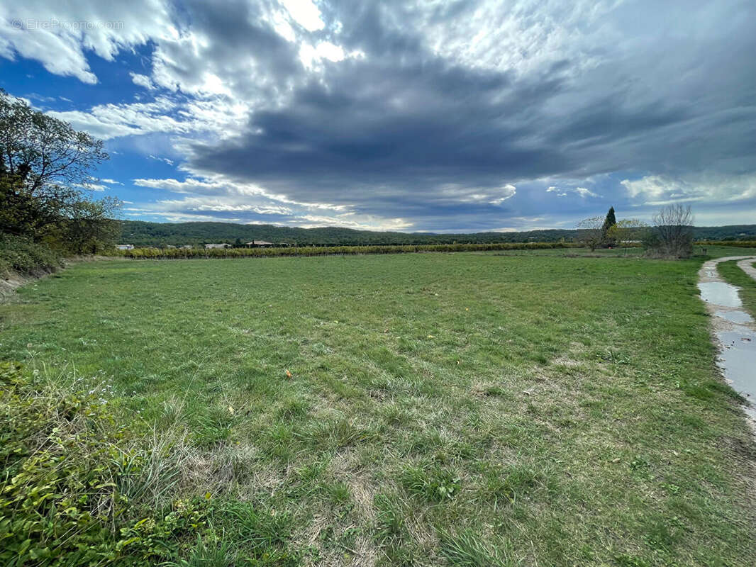 Terrain à TOURRETTES