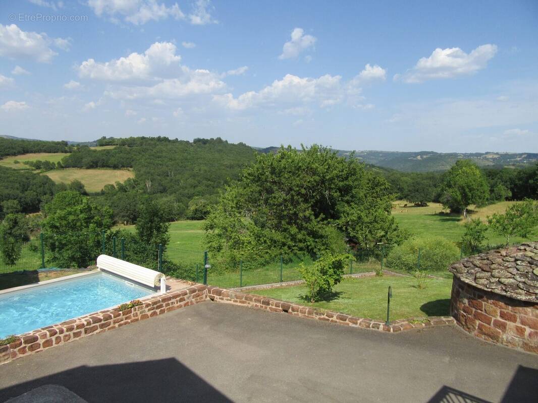 Maison à SAINT-CHRISTOPHE-VALLON