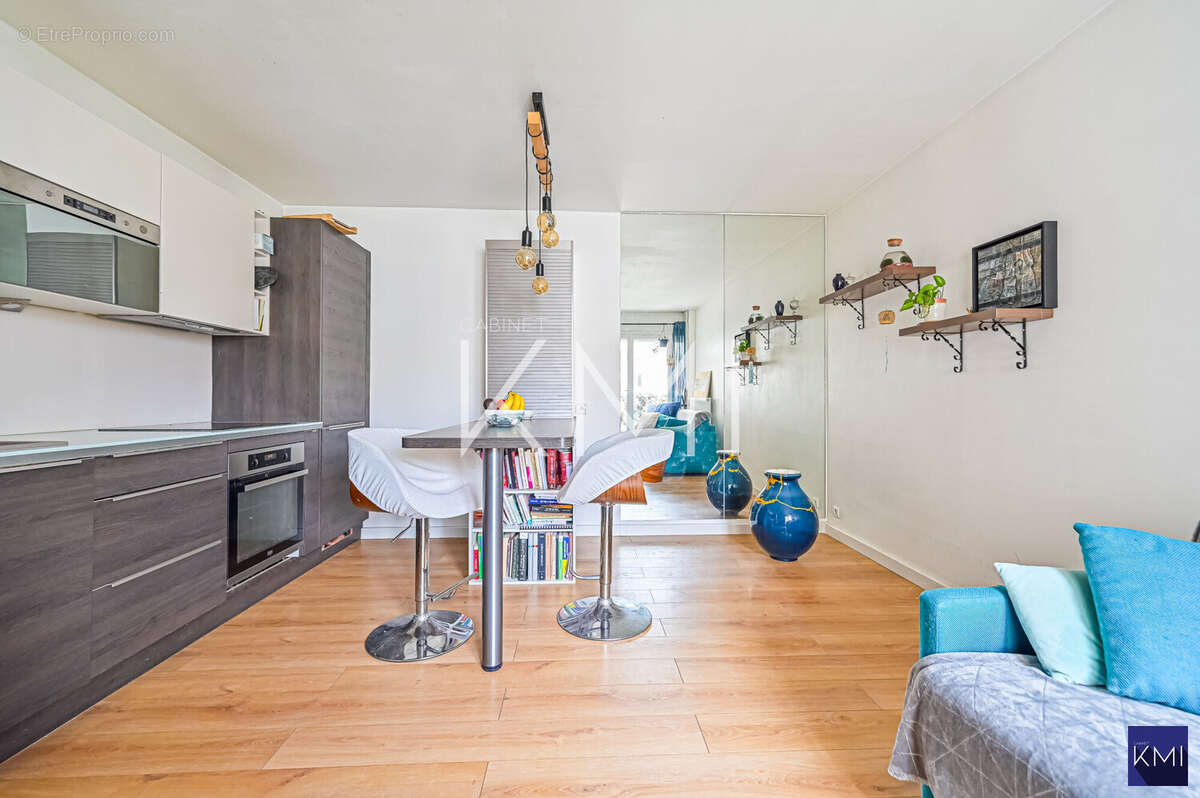 Appartement à PARIS-20E