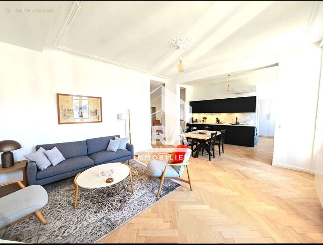 Appartement à MARSEILLE-5E