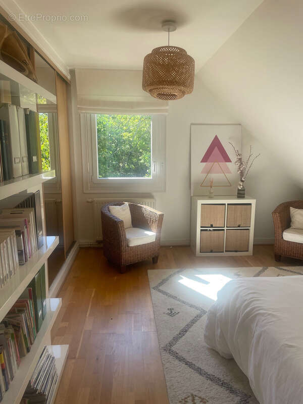 Maison à LE PAVILLON-SAINTE-JULIE