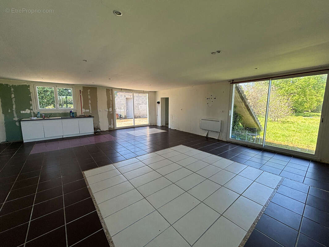 Maison Montpon-Ménestérol proche du centre ville de 192 m2 - photo 2