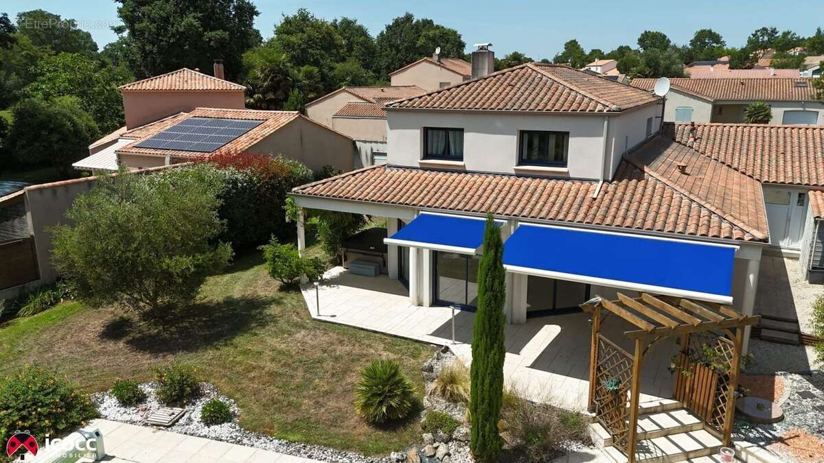 Maison 188 m² à La Roche-Sur-Yon  - photo 3