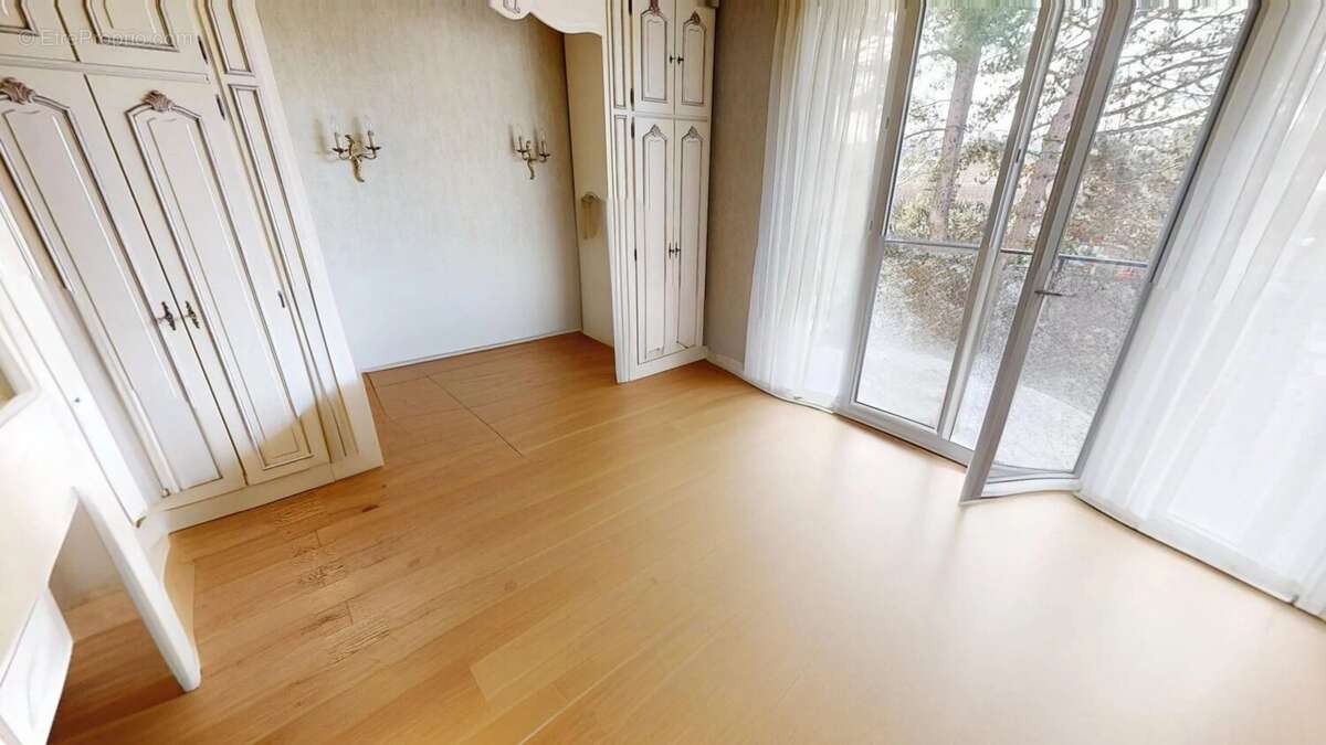 Appartement à LE PERREUX-SUR-MARNE