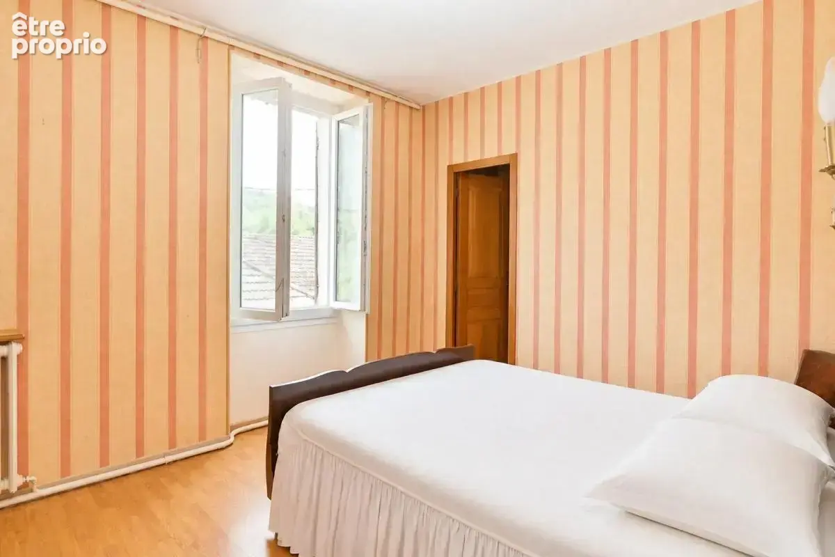 Immeuble de 9 pièces de 250 m² à Bessèges - photo 8