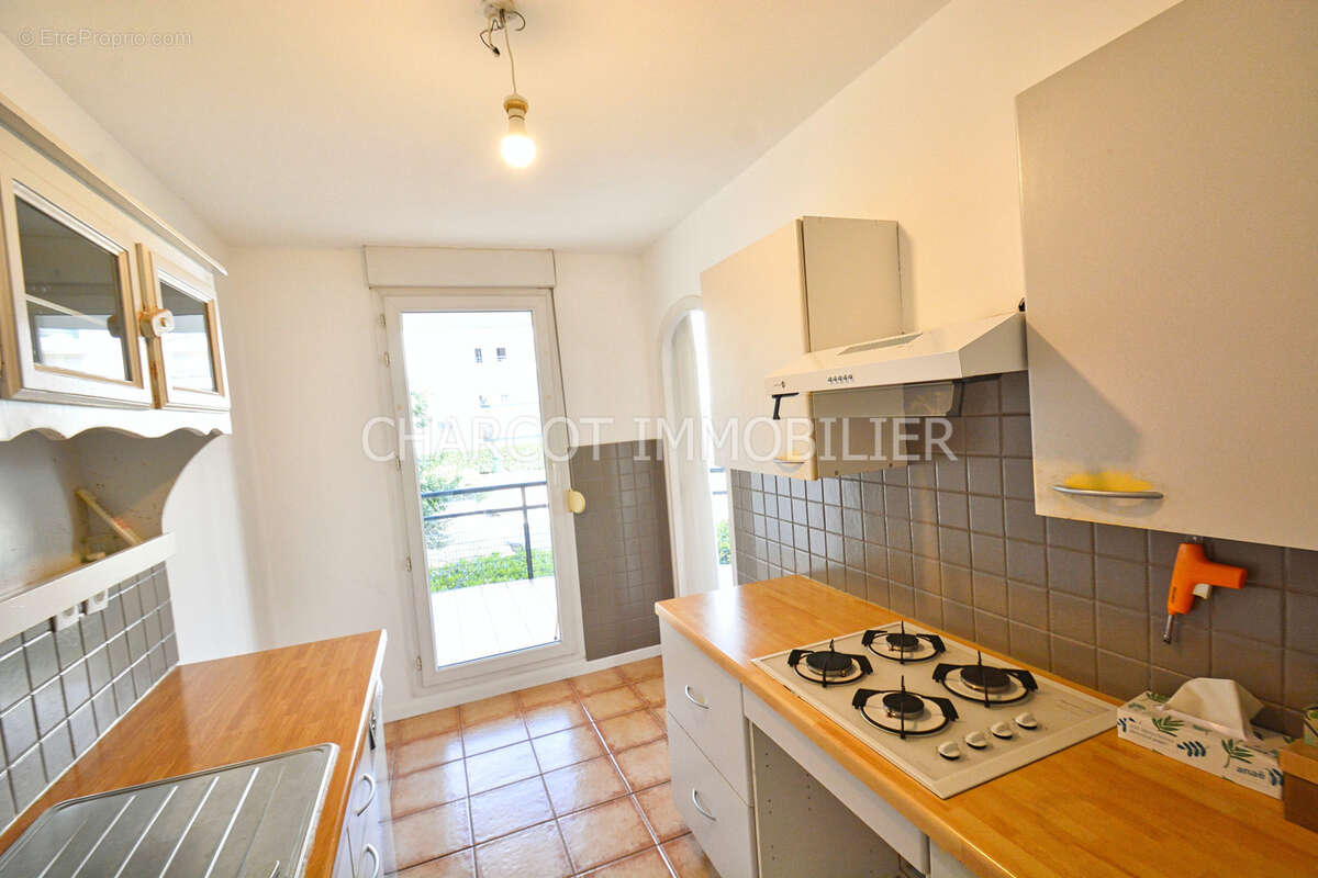 LYON 9ème - APPARTEMENT SPACIEUX 4 pièces - Quartier recherché, calme, prox ttes commodités - photo 6