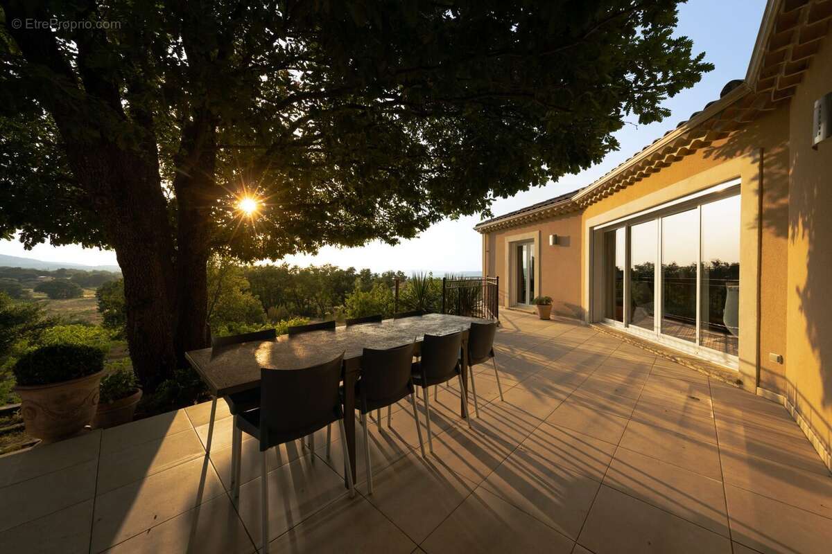 Maison à SAINT-VICTOR-LA-COSTE