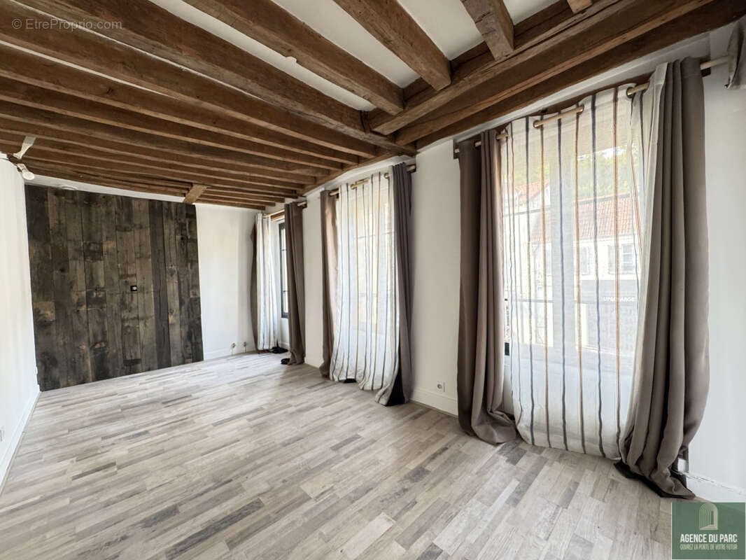 Appartement à VILLE-D'AVRAY