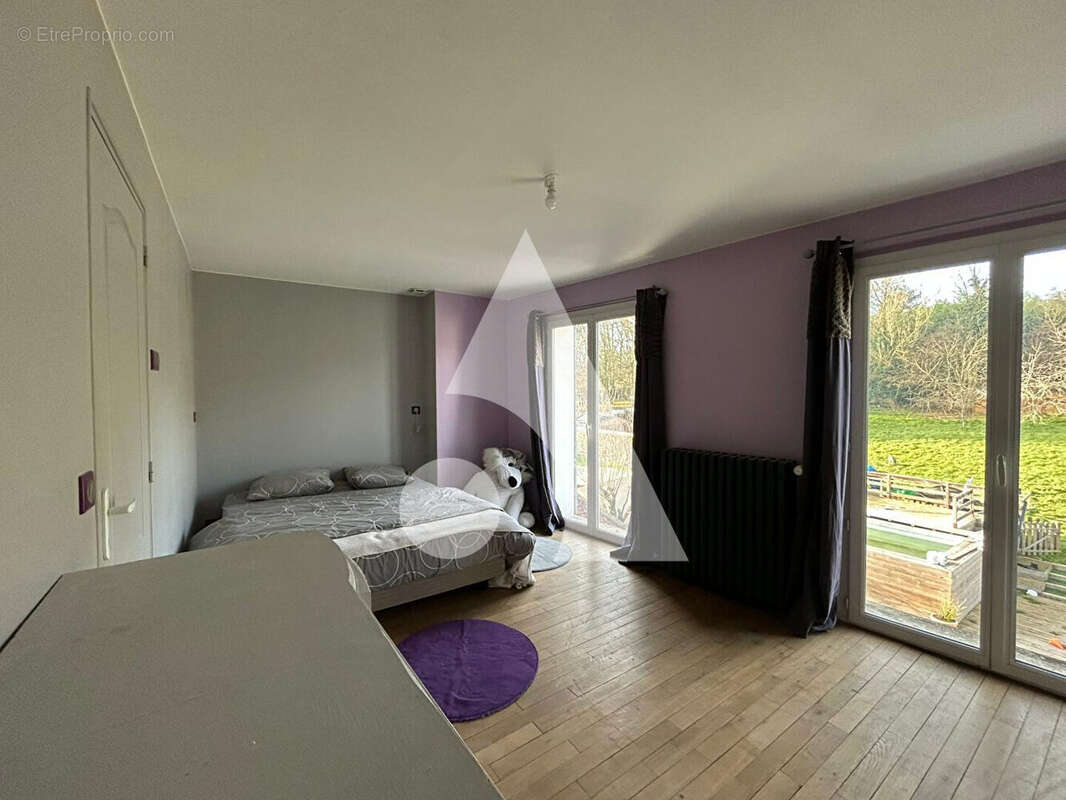 Maison T14 (342 m²) 10 chambres à vendre à LA FERTE SOUS JOUARRE - photo 12