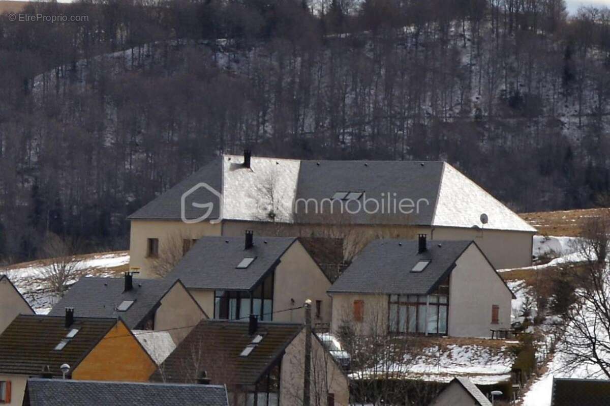 Maison à BESSE-ET-SAINT-ANASTAISE