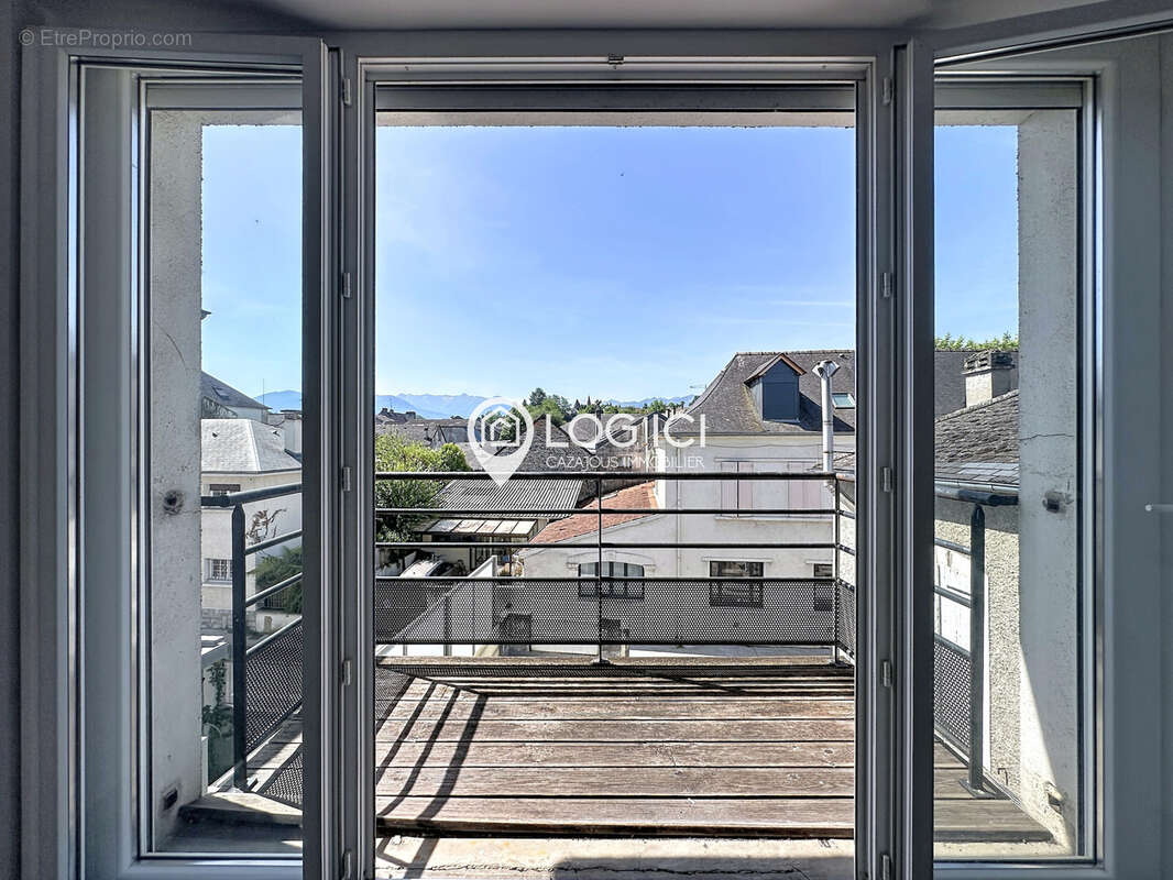Appartement à NAY