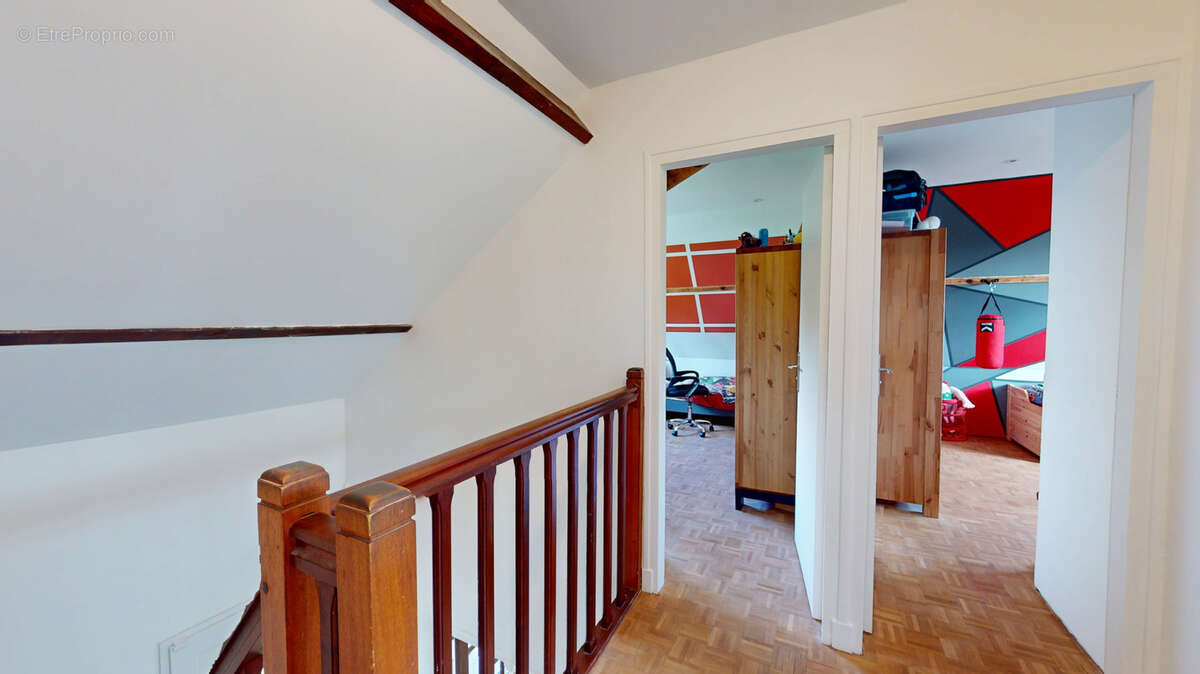 Maison à NEAUPHLE-LE-CHATEAU