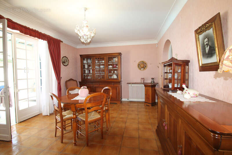 Maison à vendre 5 pièces TONNEINS (47) 190m² habitables- Piscine- Garage- Terrain 693m² - photo 9