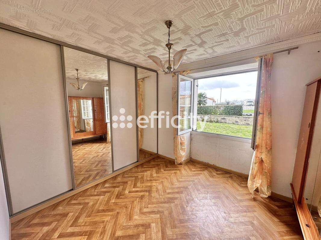 Maison à SAINT-JULIEN-DE-CONCELLES