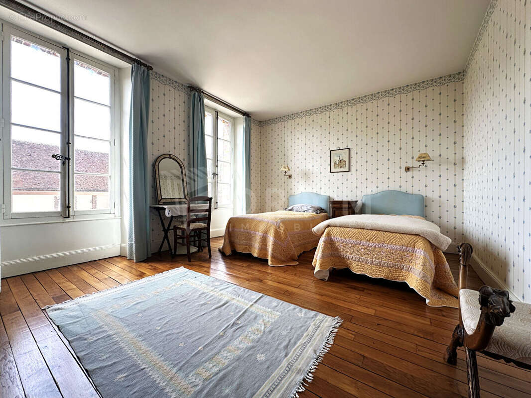 Maison à JOIGNY