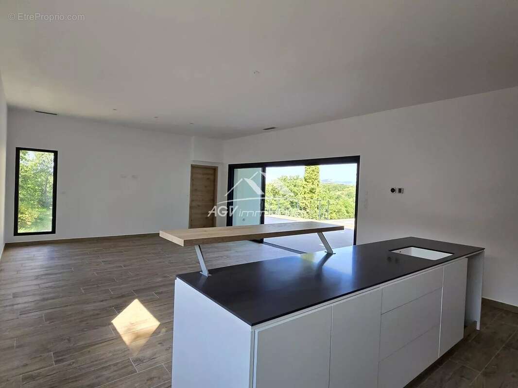 Maison à ALLEGRE-LES-FUMADES