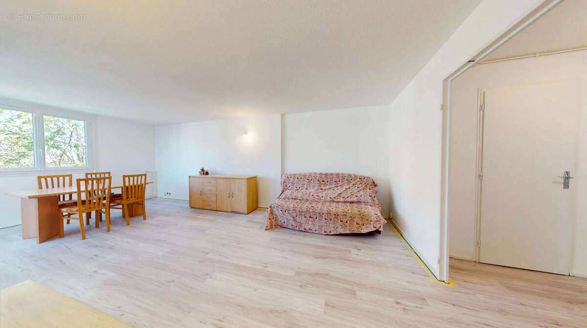 Appartement à PONTAULT-COMBAULT