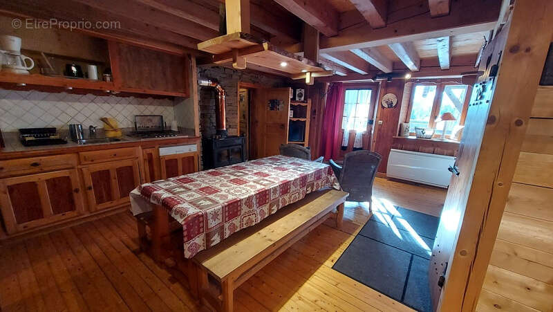 Maison à CHANTELOUVE