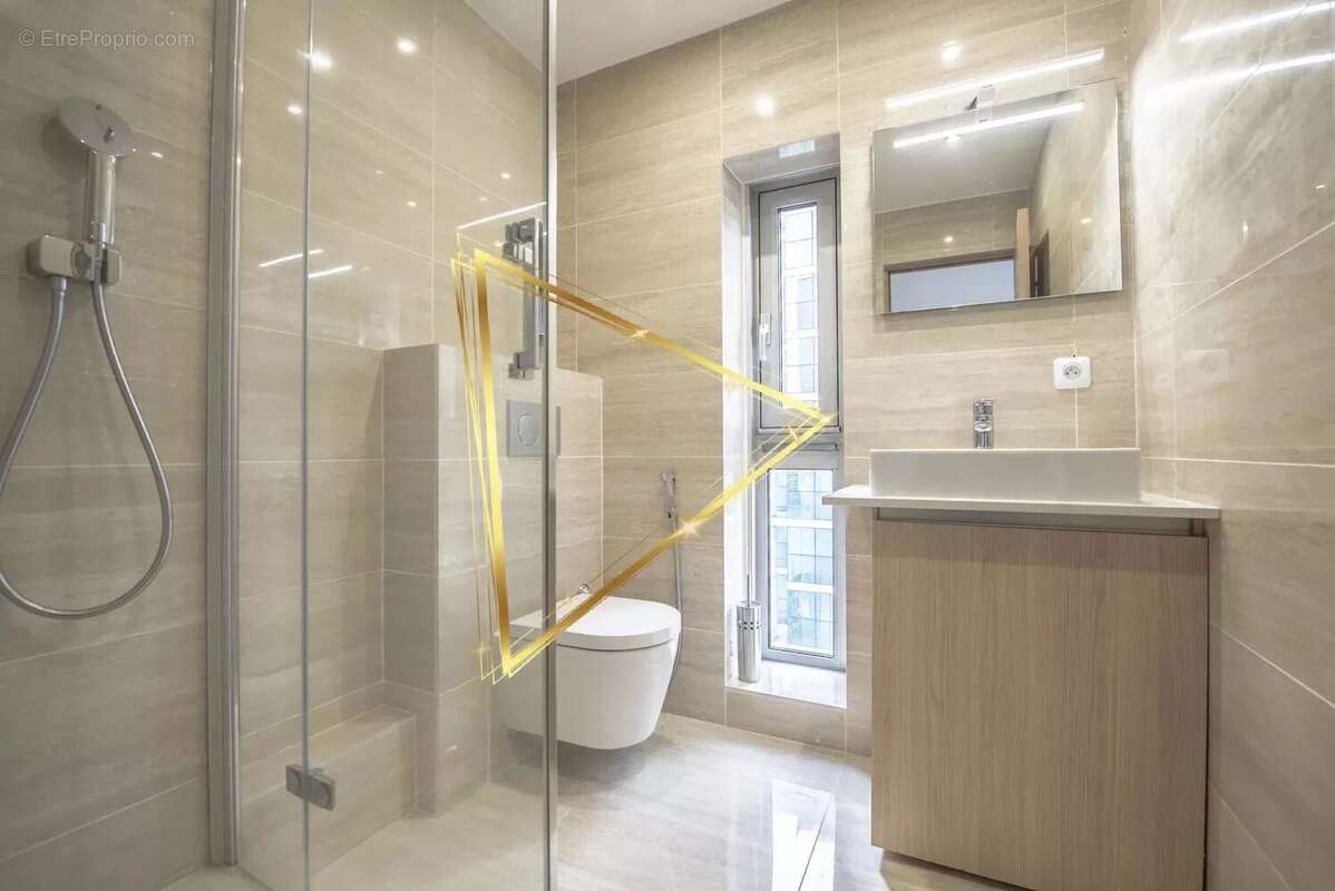 Appartement à COURBEVOIE