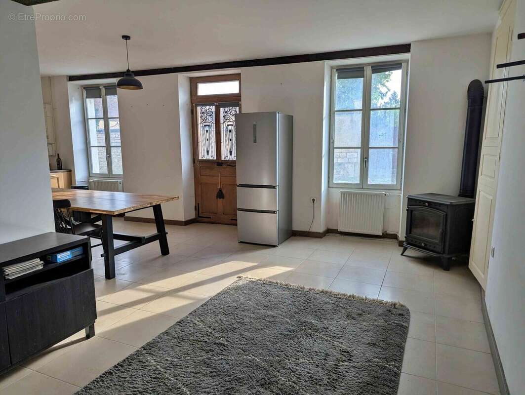 pièce de vie avec poële à bois sud Yonne - Maison à BAZARNES