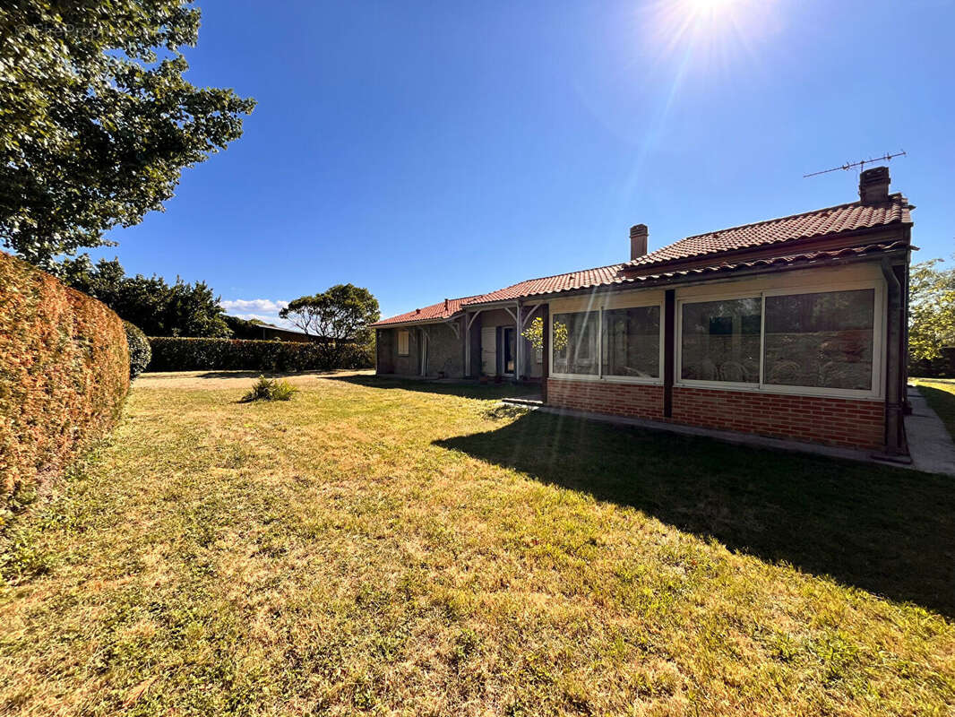 Maison à AMBARES-ET-LAGRAVE