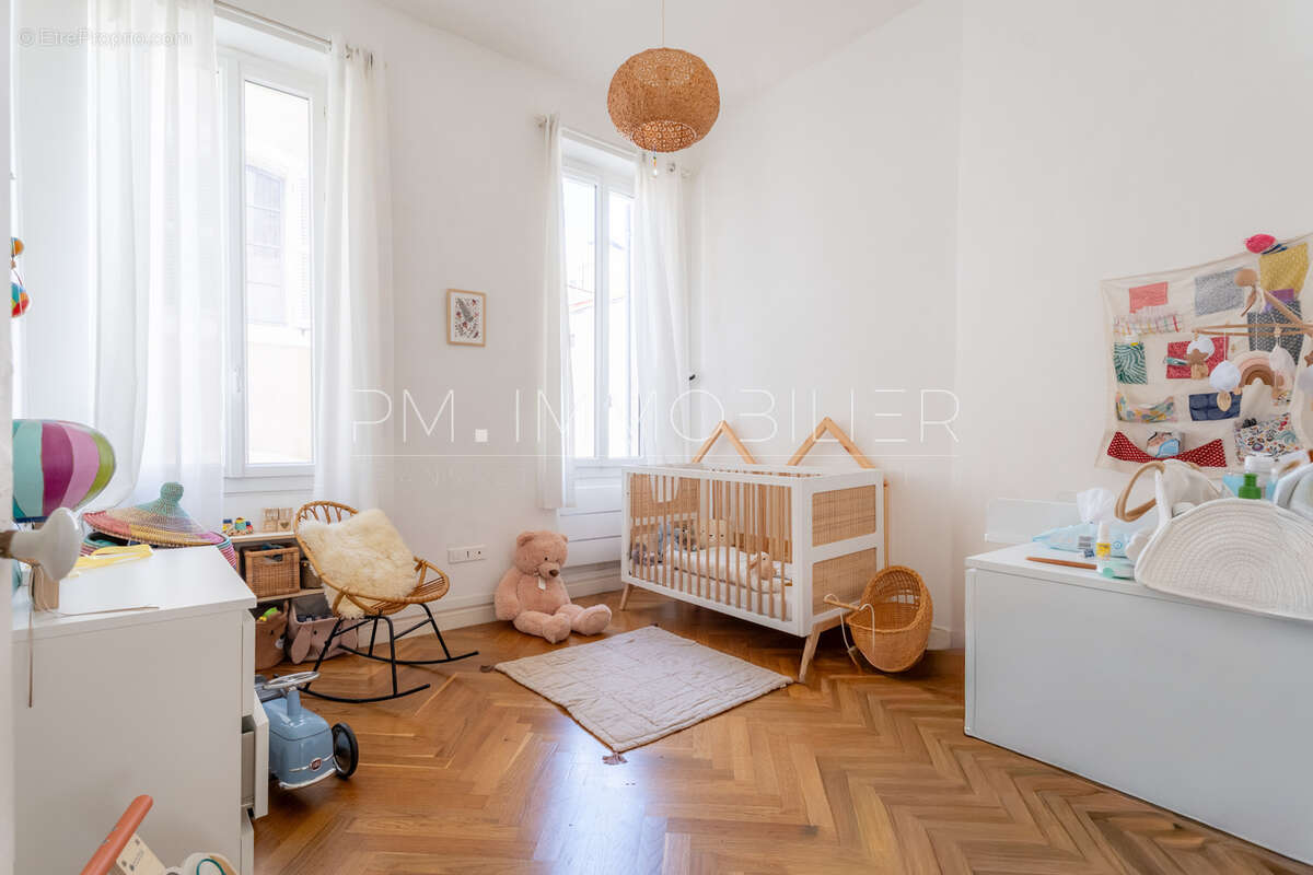 Appartement à MARSEILLE-1E