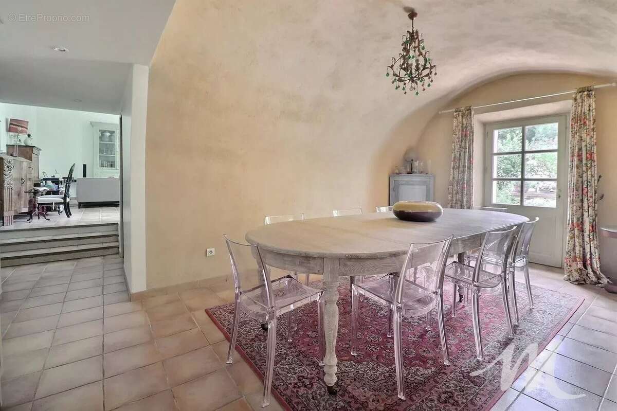 A VENDRE SAINT-MAXIMIN-LA-SAINTE-BAUME 83470 Maison de Maître avec jardin et piscine - photo 13