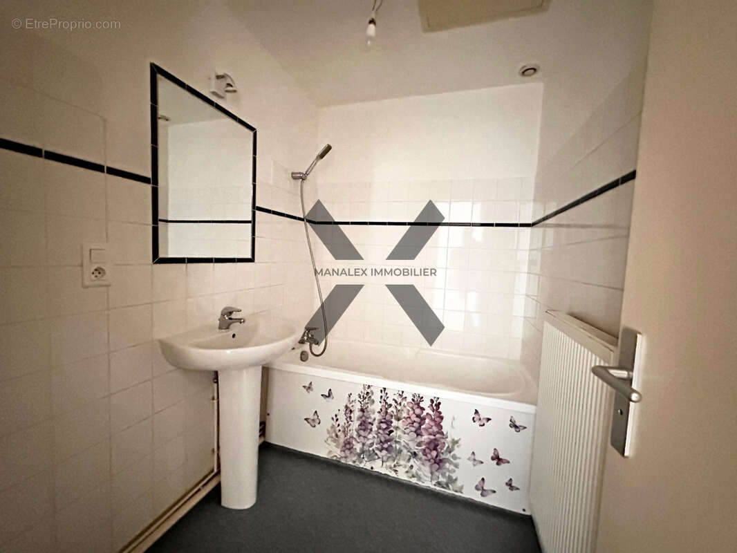 Appartement à LE COTEAU